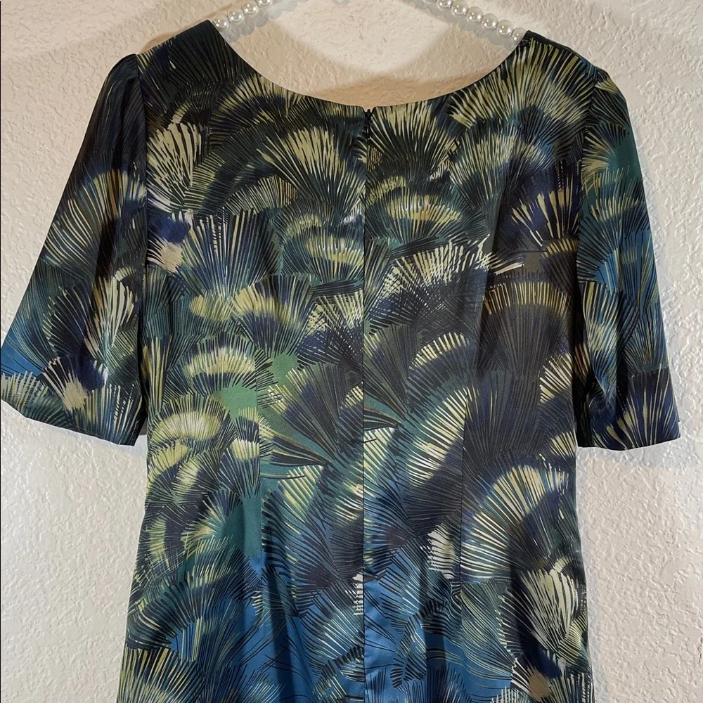TAHARI Women's Size 10 Green Printed Half Sleeve Knot Bodice Lined Dress - Picture 5 of 8